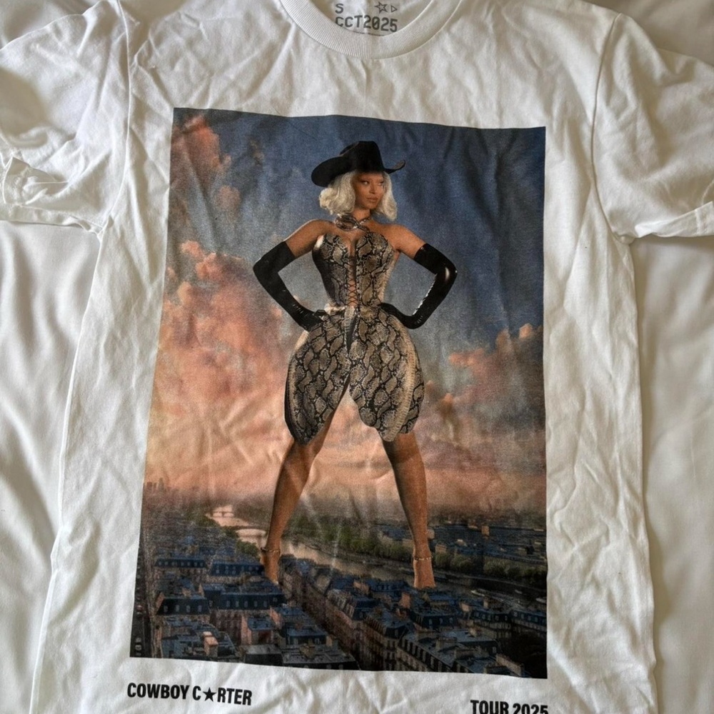 COWBOY CARTER TOUR PARIS EXCLUSIVE TEE (WHITE)